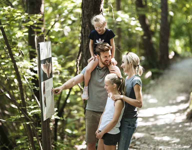 Familie am Marlinger Waalweg.